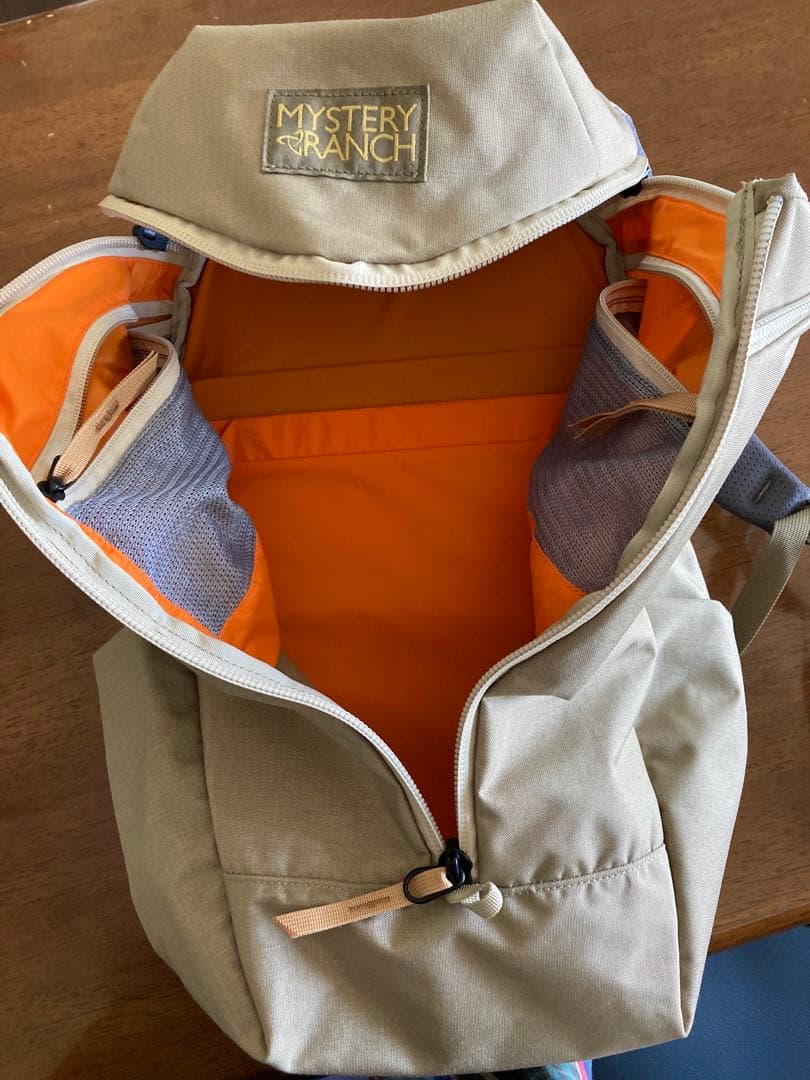 MYSTERY RANCH ベージュバックパック