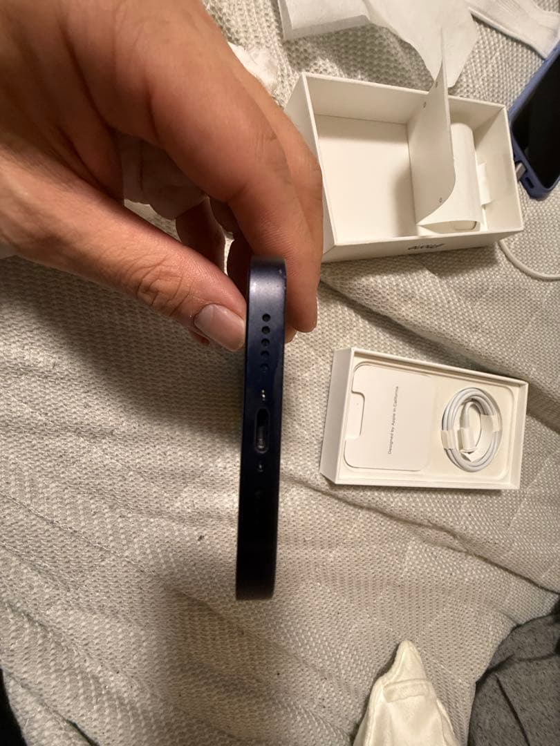 Apple iPhone 12本体　黒色　即購入OK バッテリー残量100%