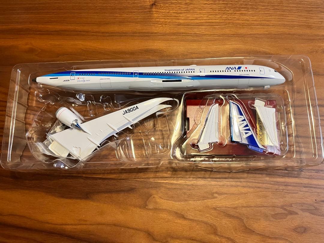 ANA Boeing 787-10 1/200 スケール プラモデル