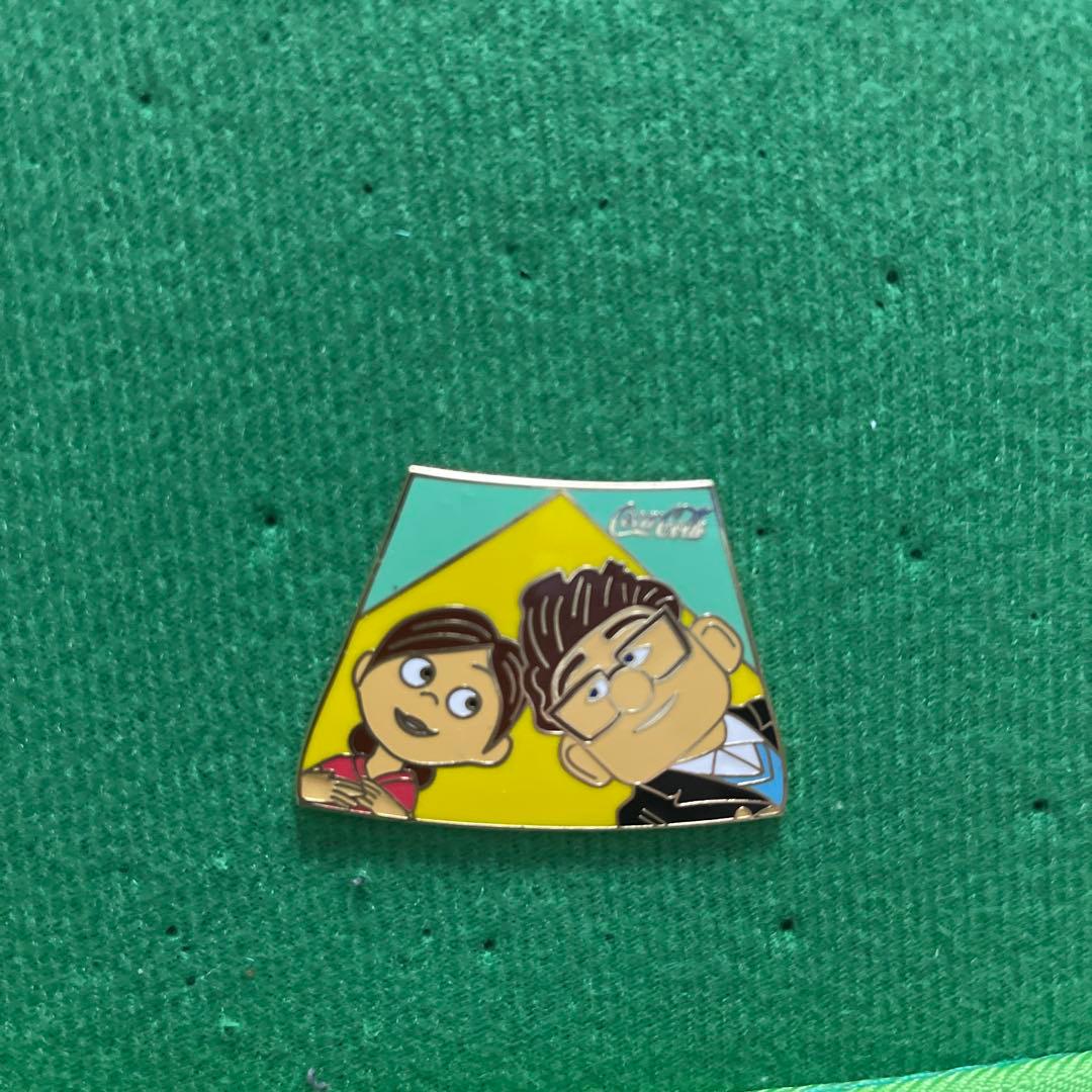 コカコーラ　カールじいさんの空飛ぶ家　ピンズ　4個セット LE100