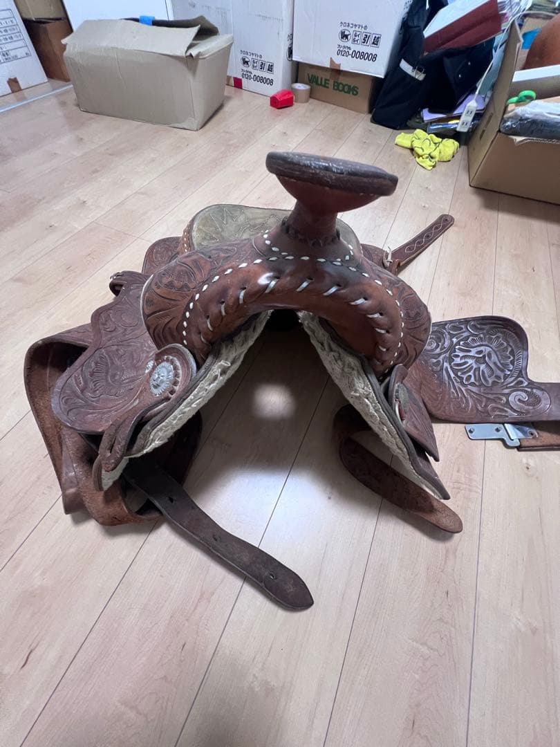 ブラウンレザーウエスタン鞍　アメリカ雑貨　乗馬　カウボーイ