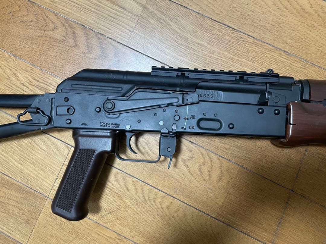 東京マルイ　次世代電動ガン　aks74u