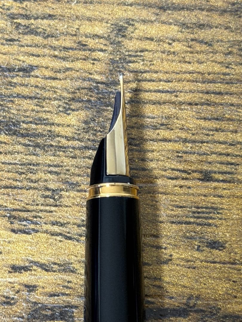 新品未使用　1976年製　18金　ゴールド　蝕刻　パイロット　万年筆　細字