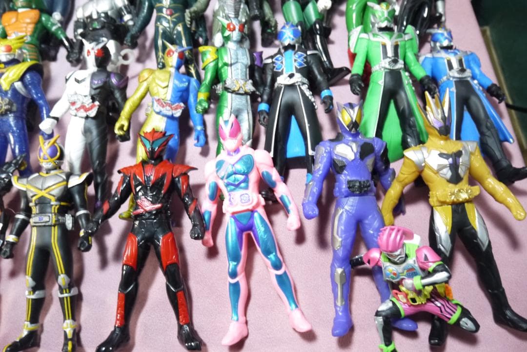 ライダーヒーローシリーズ　ビッグサイズソフビ　フィギュアなど　97体セット