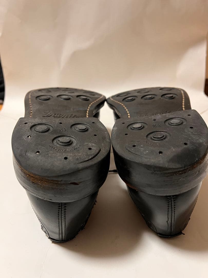 トリッカーズ　バートン　黒　8ハーフ