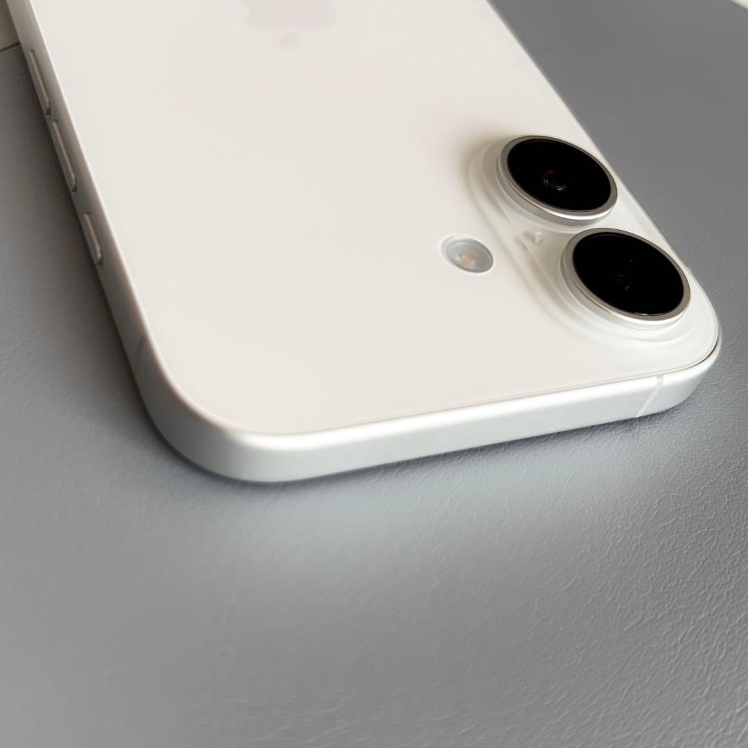 【傷なし美品】iPhone16 ホワイト 128GB SIMフリー ケース付き