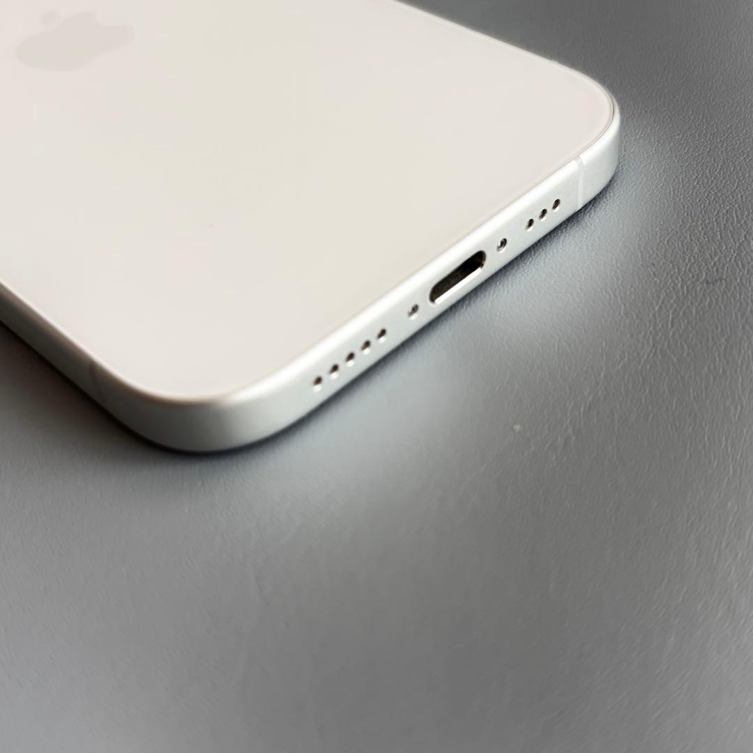 【傷なし美品】iPhone16 ホワイト 128GB SIMフリー ケース付き