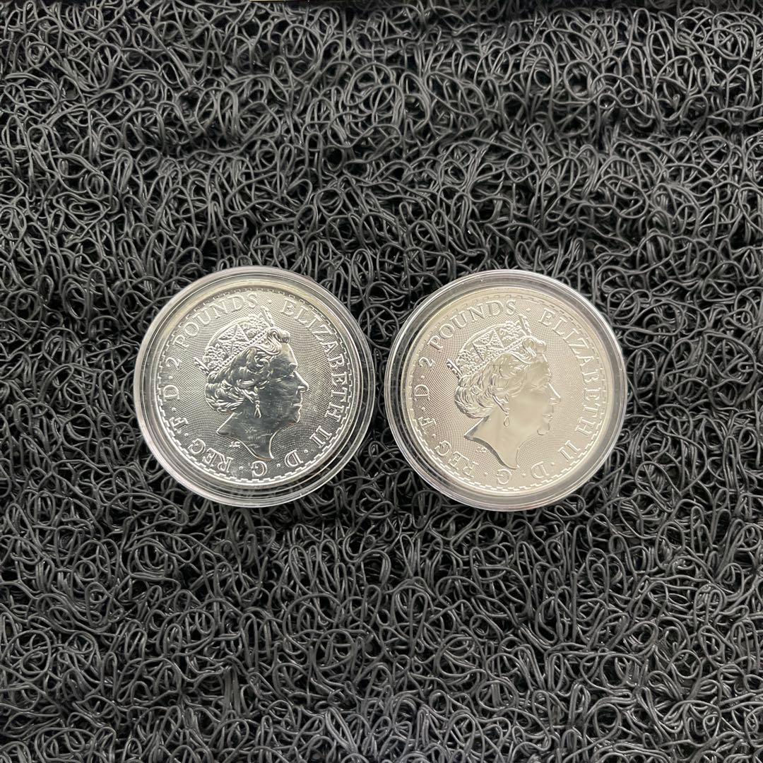 【エリザベス2世肖像】 2023年イギリス ブリタニア純銀1オンス銀貨　2枚