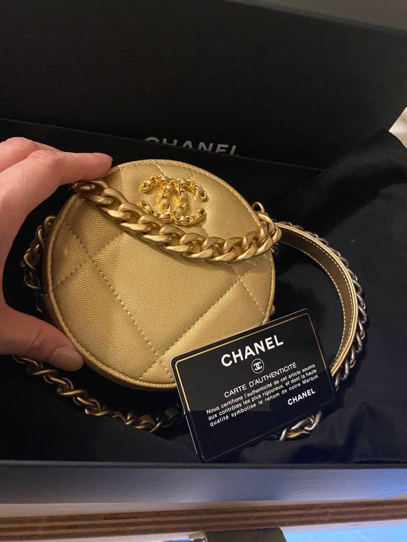 CHANEL ゴールド ココマーク ラウンド　ショルダーバッグ百貨店購入美品です