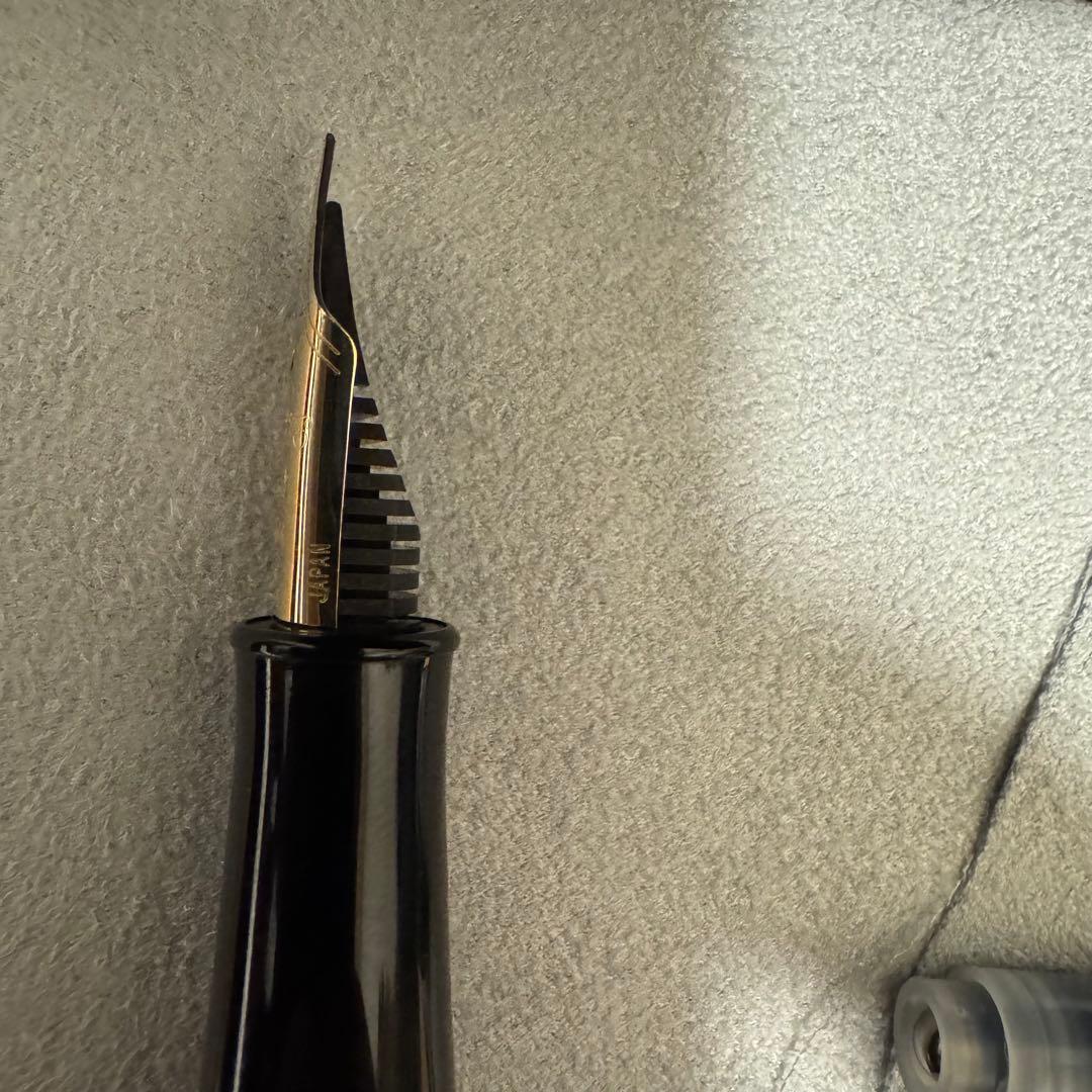 【未使用】アカブライヤー　センチュリー3776 プラチナ万年筆 F（細字）