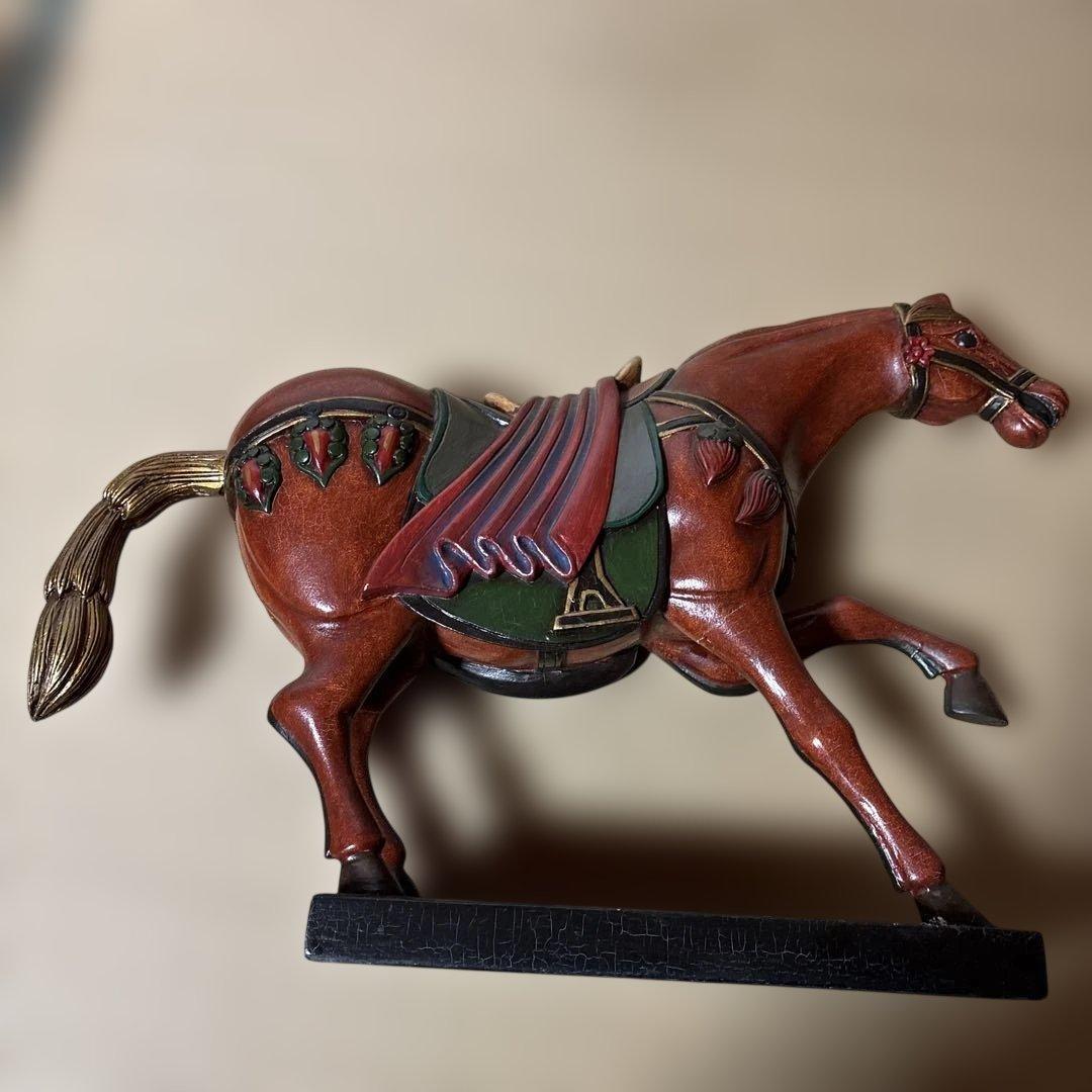 今年の干支　木製馬の彫刻　大型置物