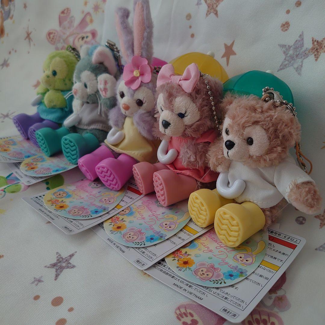 新品ダッフィー&フレンズレイニーデイズディズニーぬいぐるみストラップ