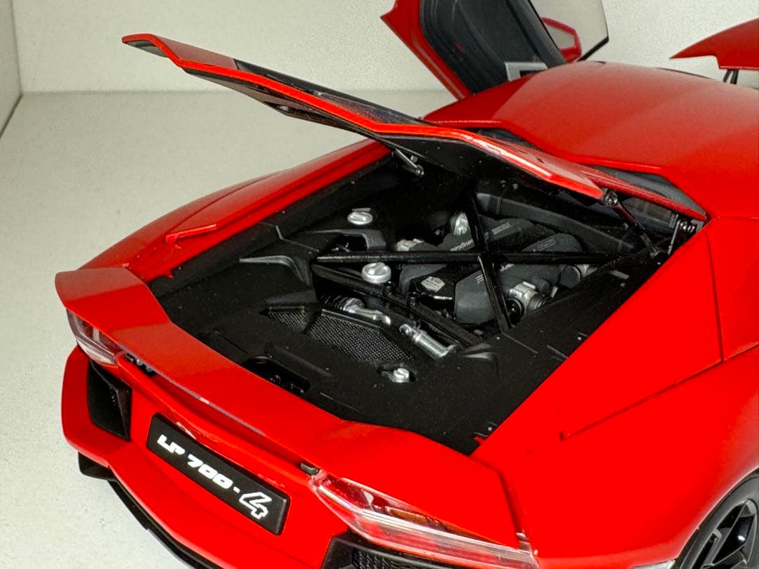 オートアート アヴェンタドール LP700-4