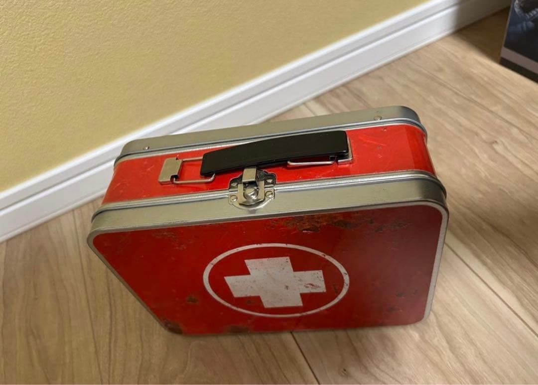 おまけ付きDeadbydaylight 海外製　救急キット デッドバイデイライト