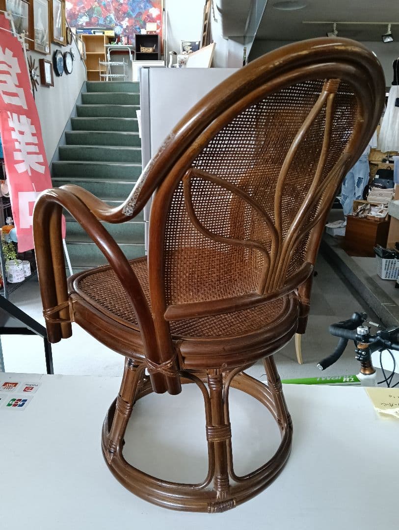y　ラタン製カジュアルチェア　回転式