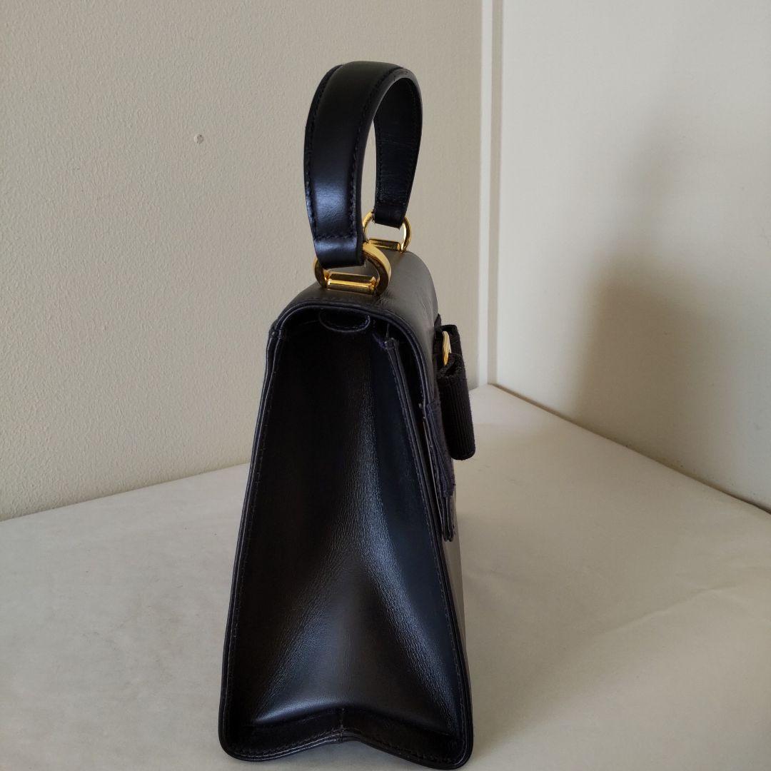 フェラガモ ヴァラリボン2Way ミニバック