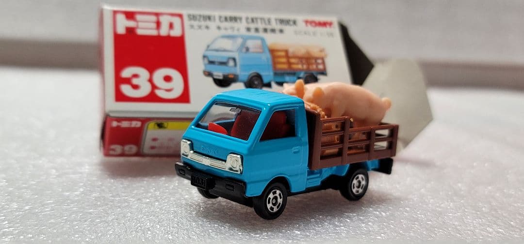 送料無料】超貴重！未使用！ スズキ キャリィ 家畜運搬車 ブタ ミニカー トミカ