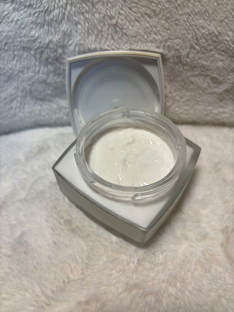 CHANEL ココ マドモアゼル シルキー　ボディクリーム 150g