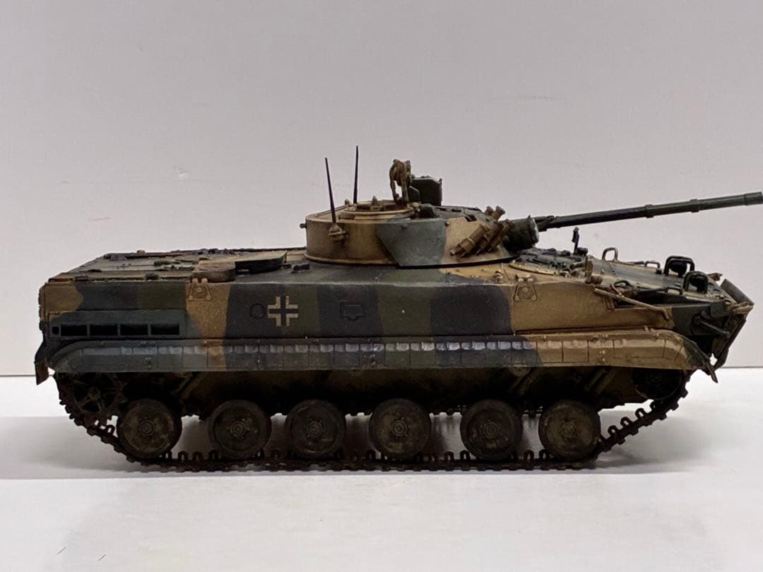 トランペッター　1/35 BMP-3 完成品　戦車　装甲車　模型　