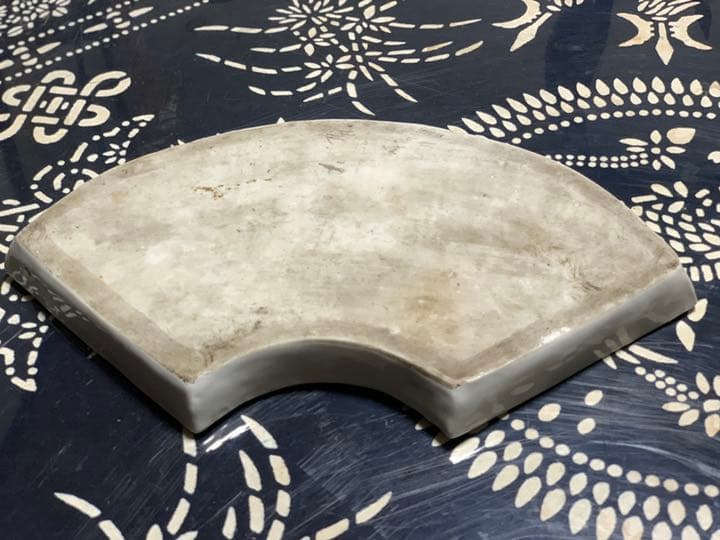 19世紀　清朝？中華民国？　年代もの　粉彩　扇形　プレート