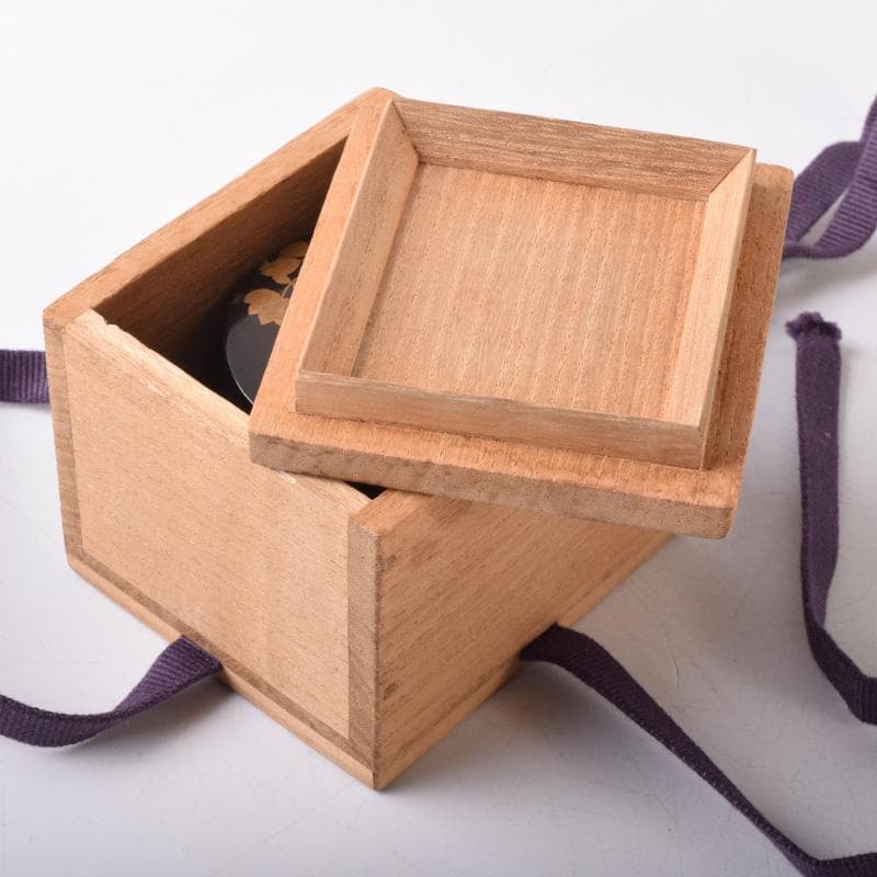 茶道具　漆塗　時代花草蒔絵　香合　時代箱付　V　8233