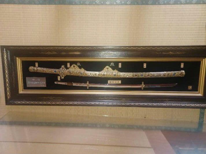 国宝 梨地螺鈿金装餝剣 レプリカ