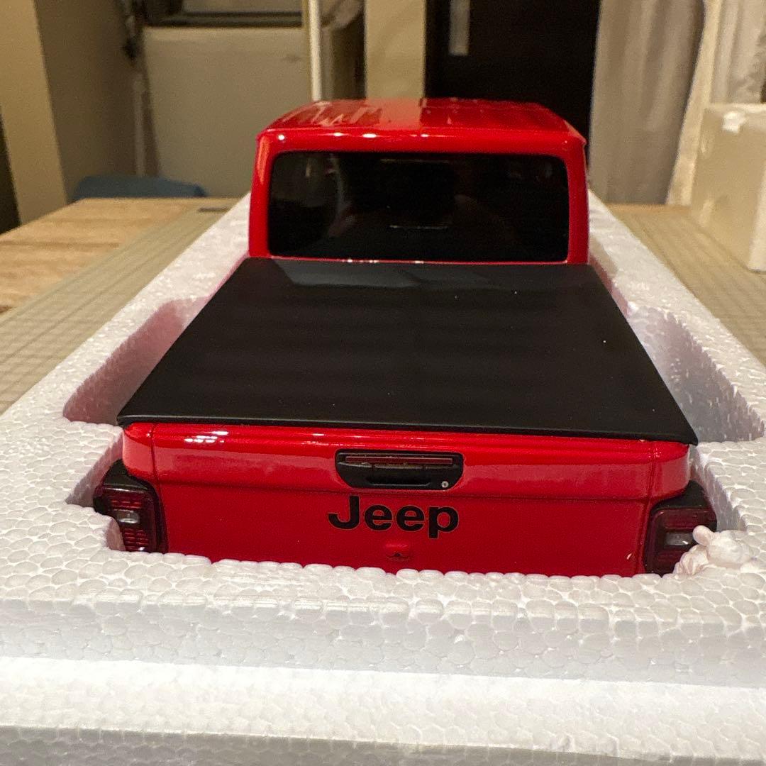 GT SPIRIT Jeep Gladiator 赤 1:18