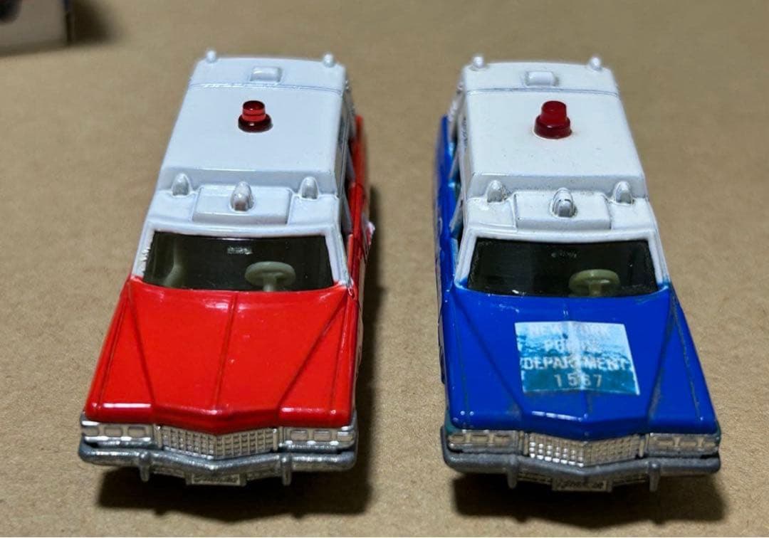 トミカ キャデラック 救急車 2台セット