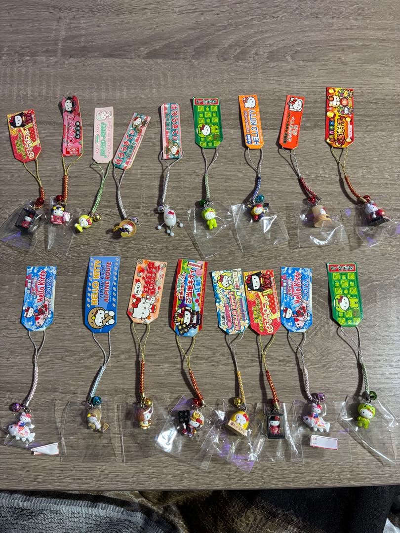 合計72個　ご当地キティ　ハローキティ　ご当地ストラップ　根付け　レア品あり