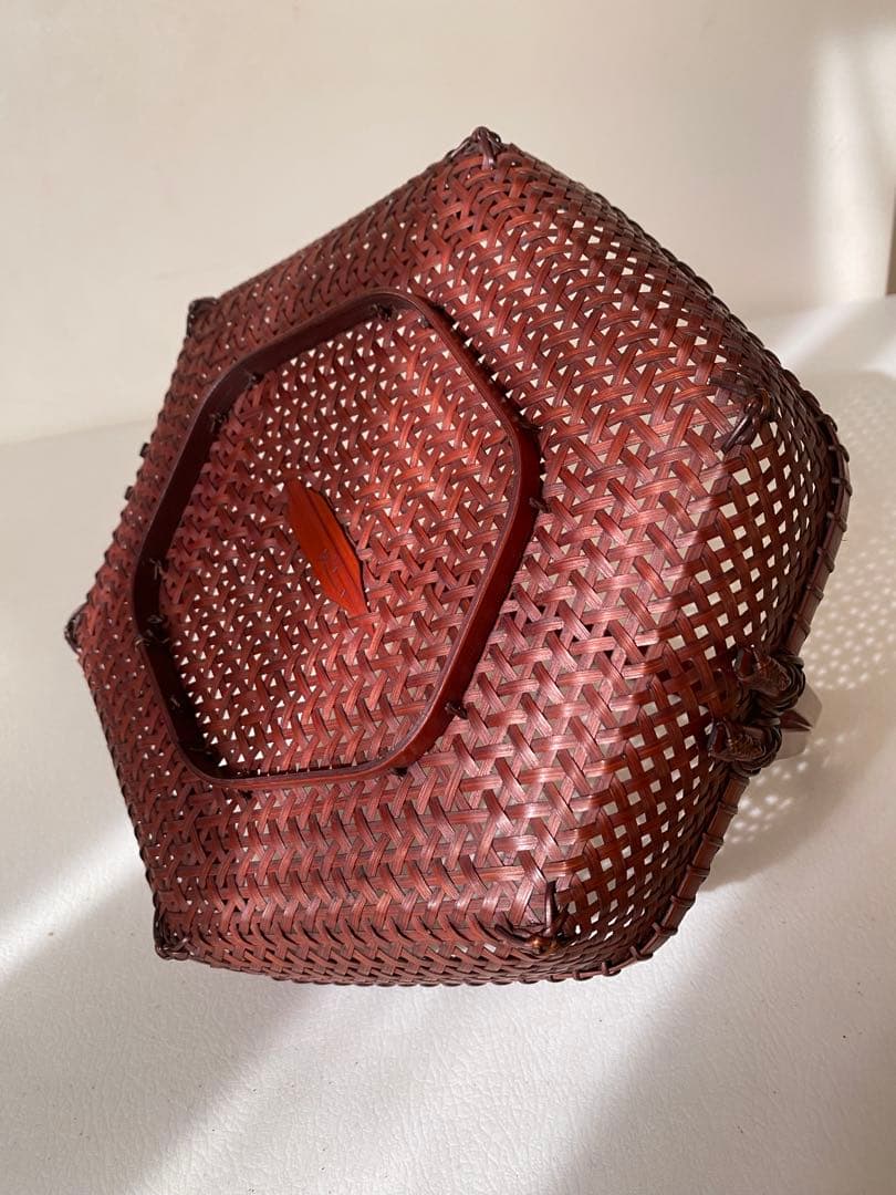 京都　祇園　西河　手付き竹籠