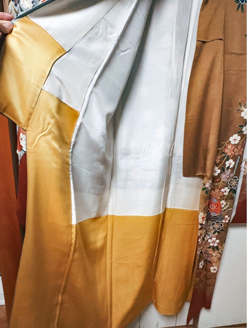 東京ますいわ屋 金彩入り 振袖 ゴールド 蝶 花