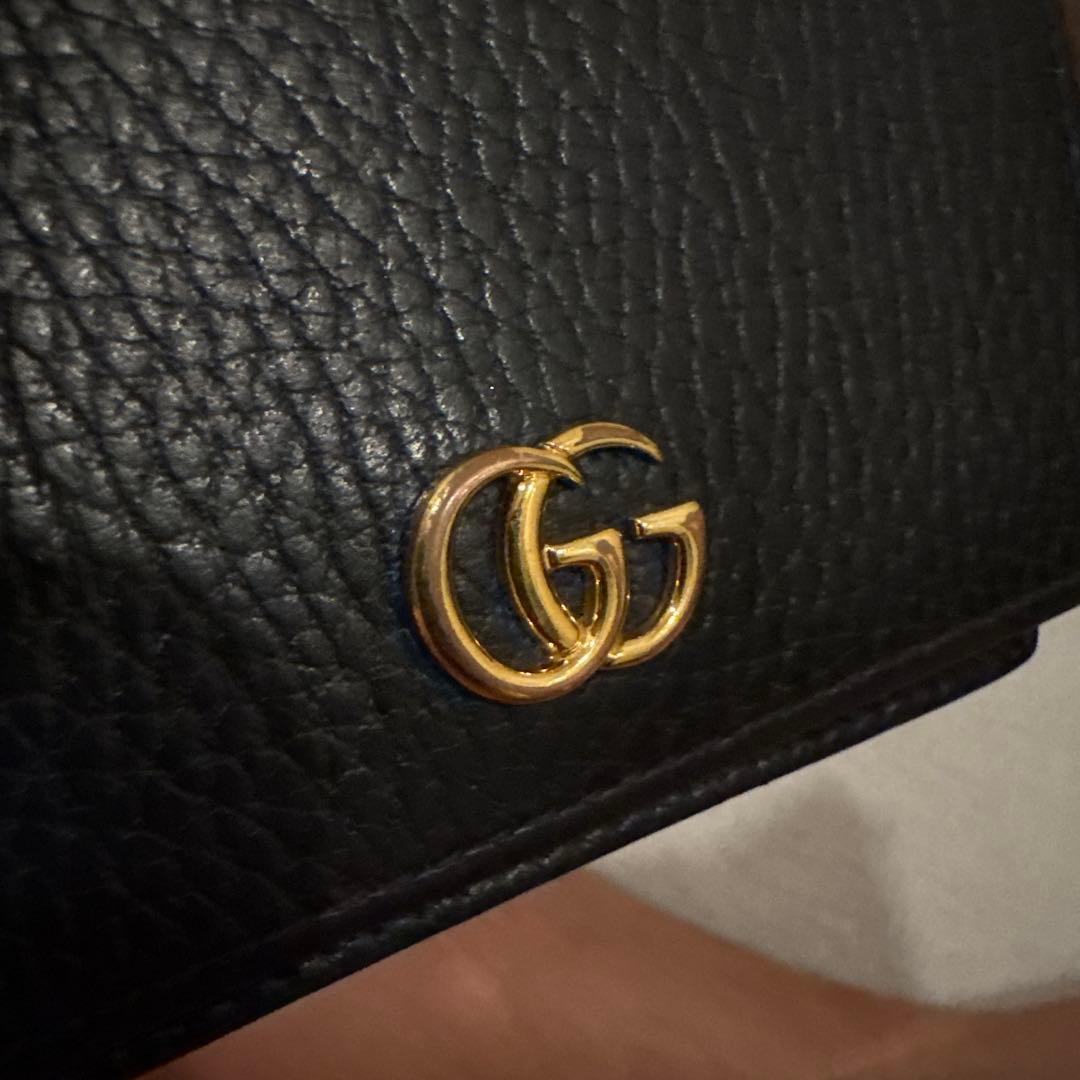 Gucci 黒 レザー 二つ折り財布