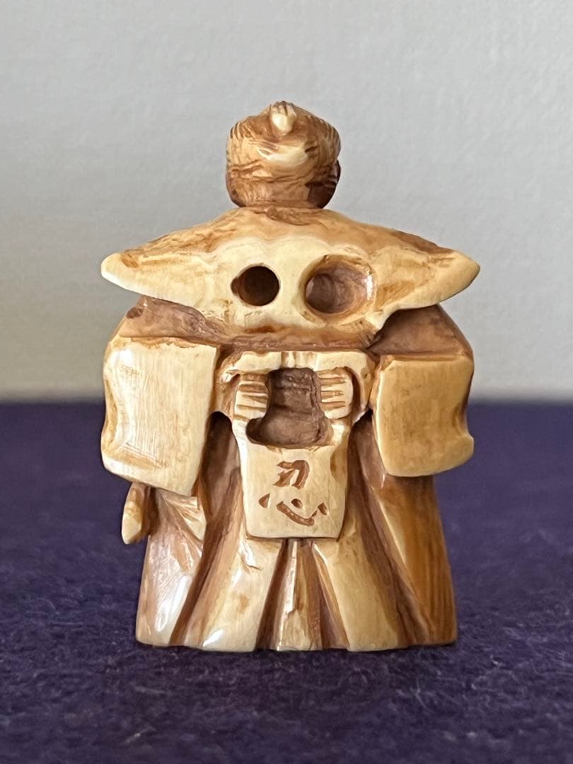 極上　根付 人物　武士　重さ:27g H8-14