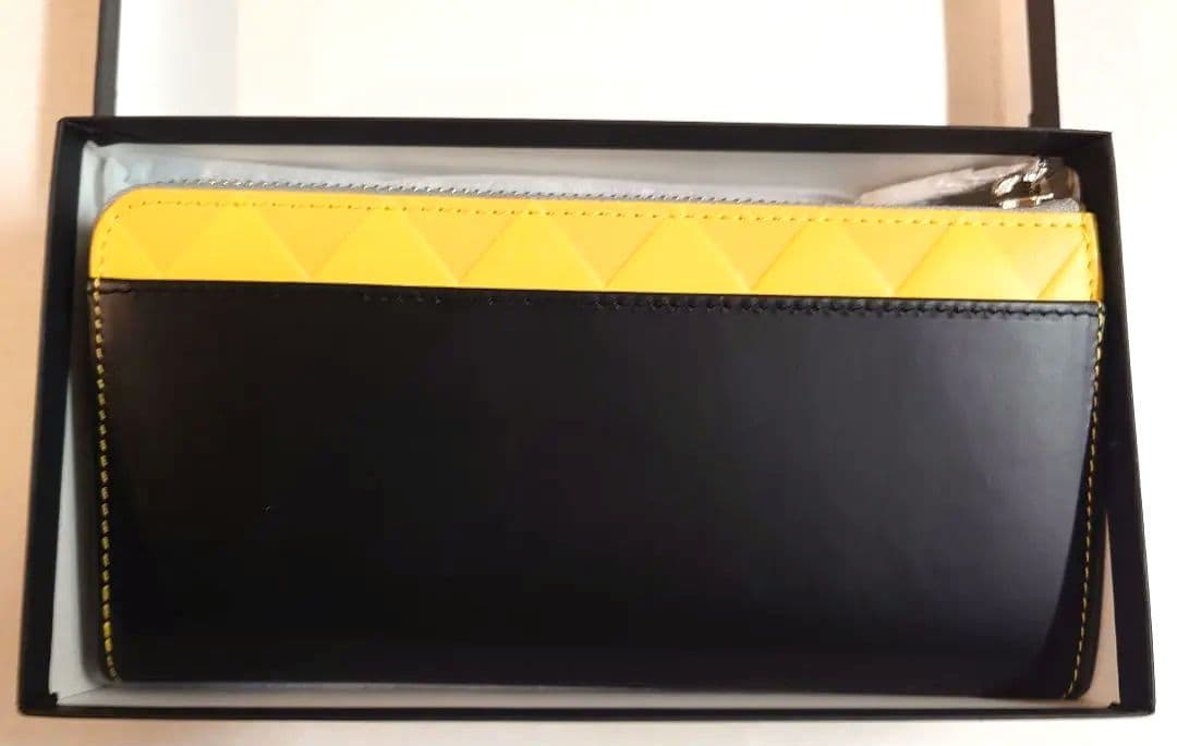 鏡音リン 本革長財布 SOLWA 新品（缶バッジ無し）