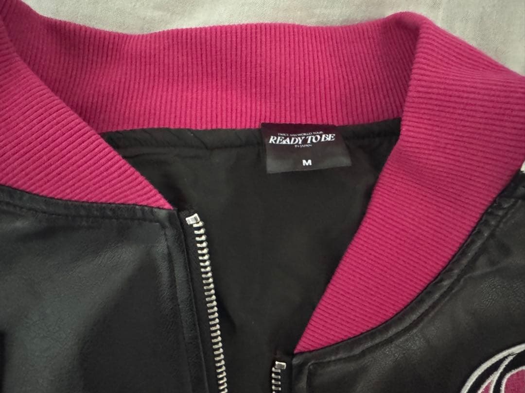最終値下げ【TWICE】READY TO BE スタジャン/Mサイズ