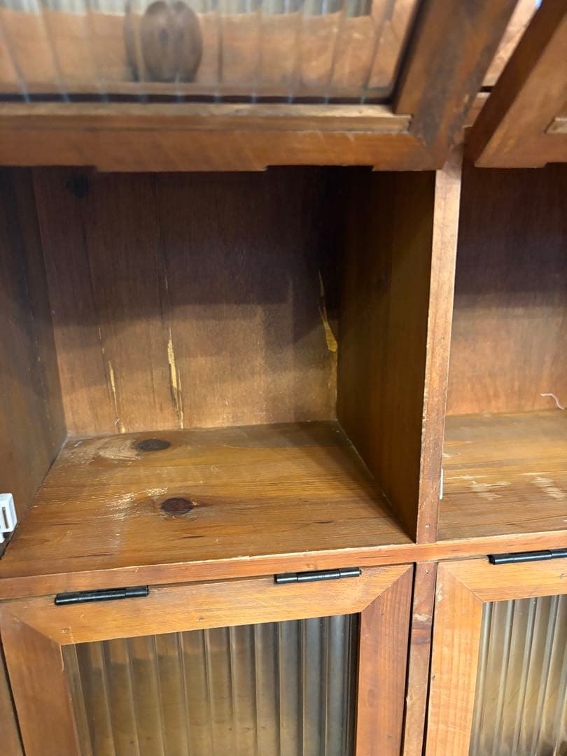 木製　アンティーク風ガラスフタ付きキャビネット