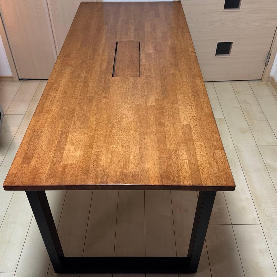 カナデモノ　THE TABLE / ラバーウッドT × Black Steel