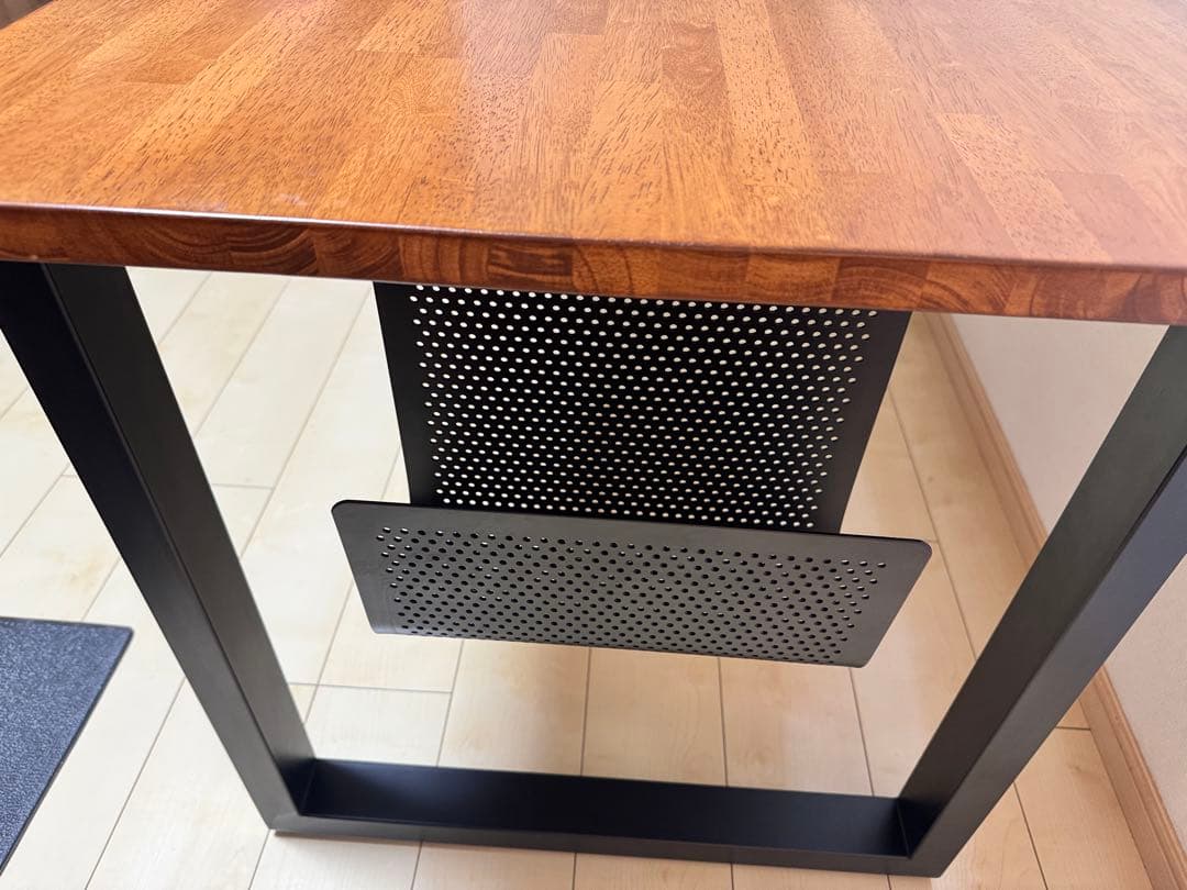 カナデモノ　THE TABLE / ラバーウッドT × Black Steel