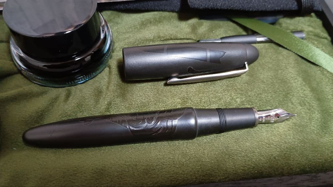 プラチナ 万年筆 出雲 「漆黒 竹林群虎図」(優秀レア個体)(新品)