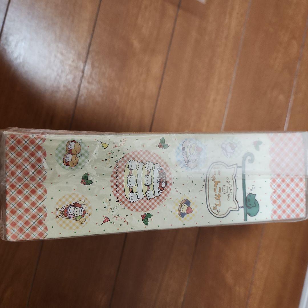 にゃんにゃんにゃんこ　にゃんこカフェ　クリスマスリース