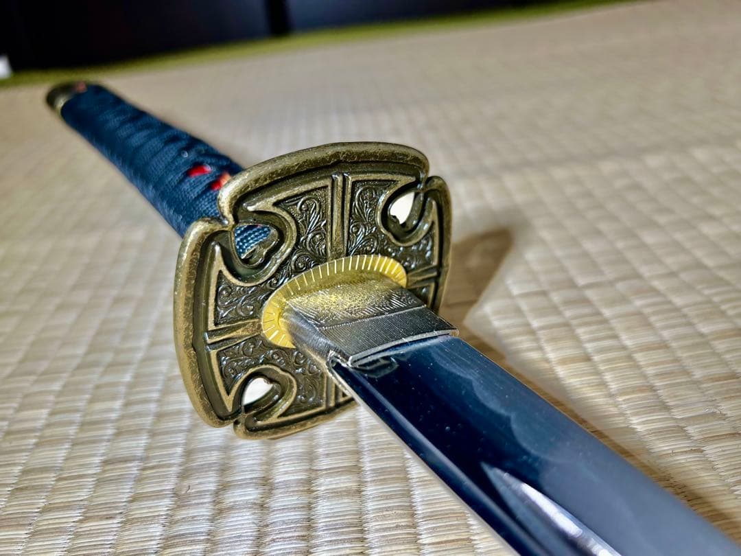 模造刀 太刀　※赤い鞘で刀身に樋のある刀！