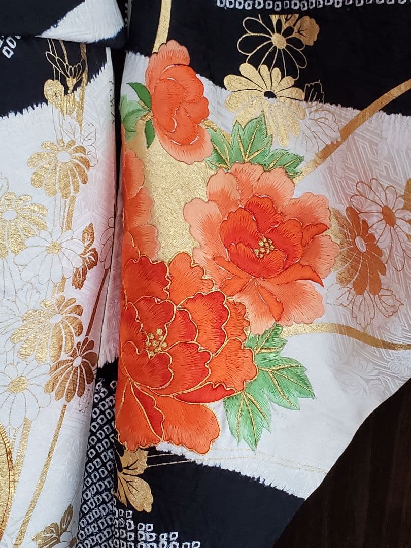【レトロ調＊美品】振袖&襦袢セット　絞り　刺繍　黒　白　オレンジ　トールサイズ
