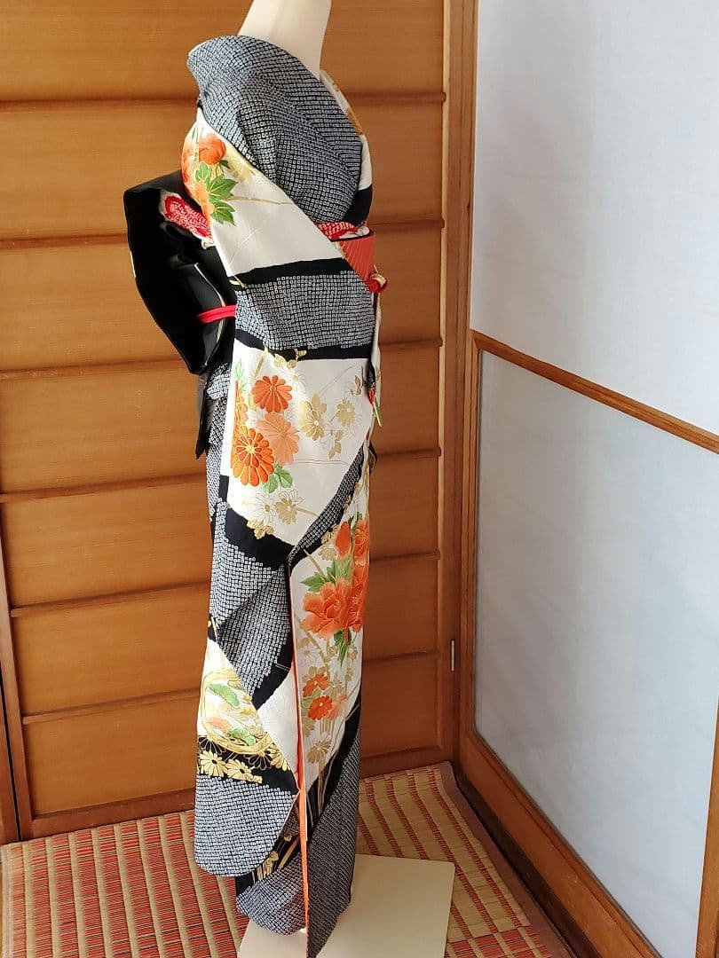 【レトロ調＊美品】振袖&襦袢セット　絞り　刺繍　黒　白　オレンジ　トールサイズ