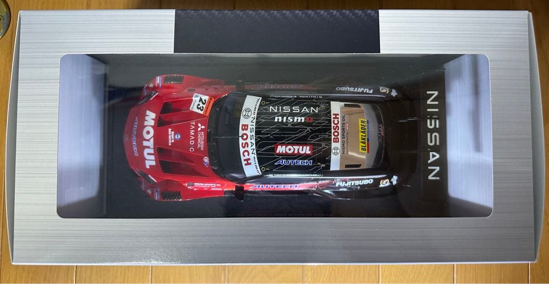 ニスモフェスティバル SUPERGT 1/18 MOTUL AUTECH Z