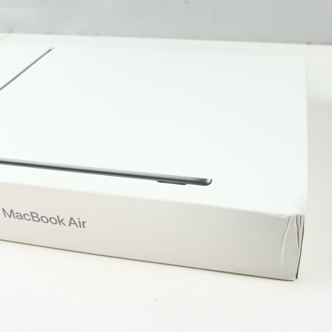 【極美品】MacBook Air M2 2022 13.6インチ A2681