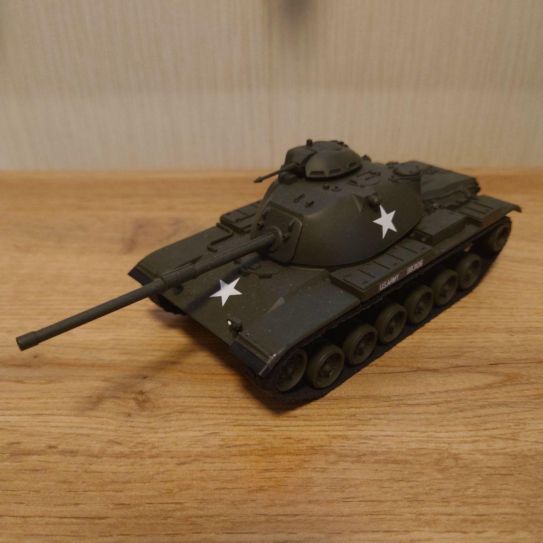 戦車と軍用トラックのミニチュアモデルセット おまけ付き