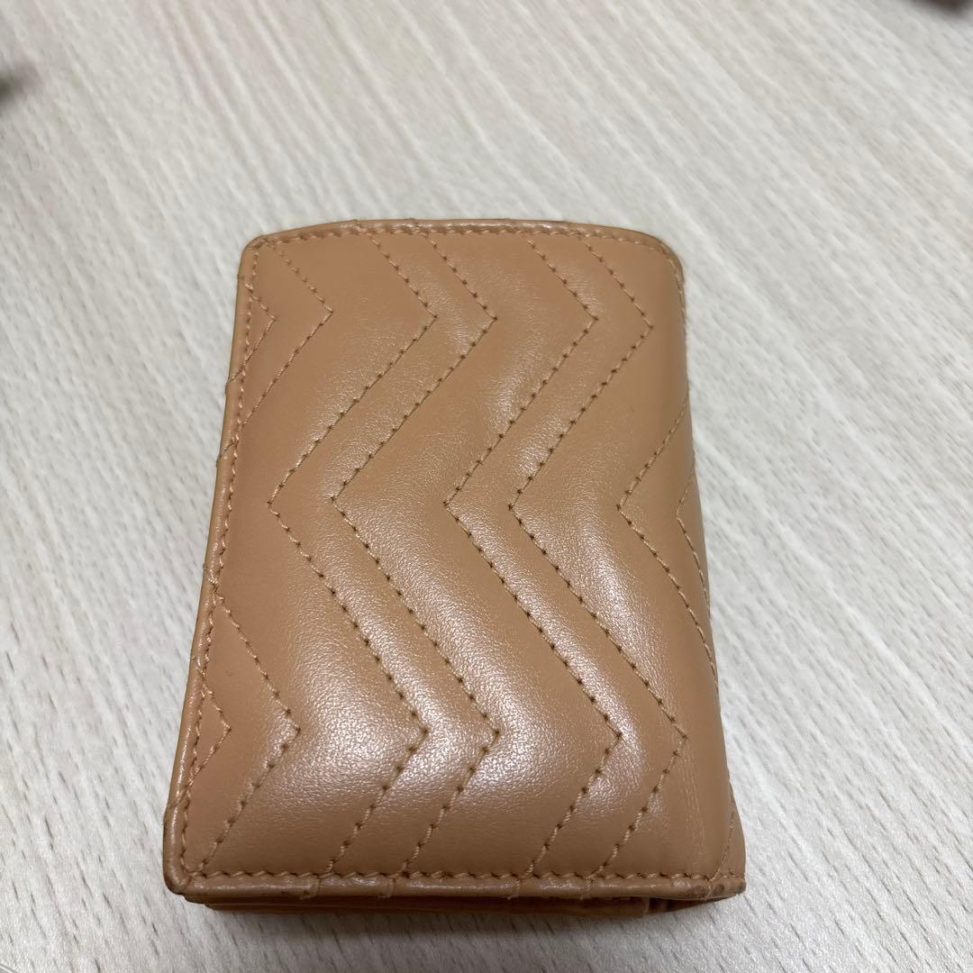 Gucci ベージュ 二つ折り財布