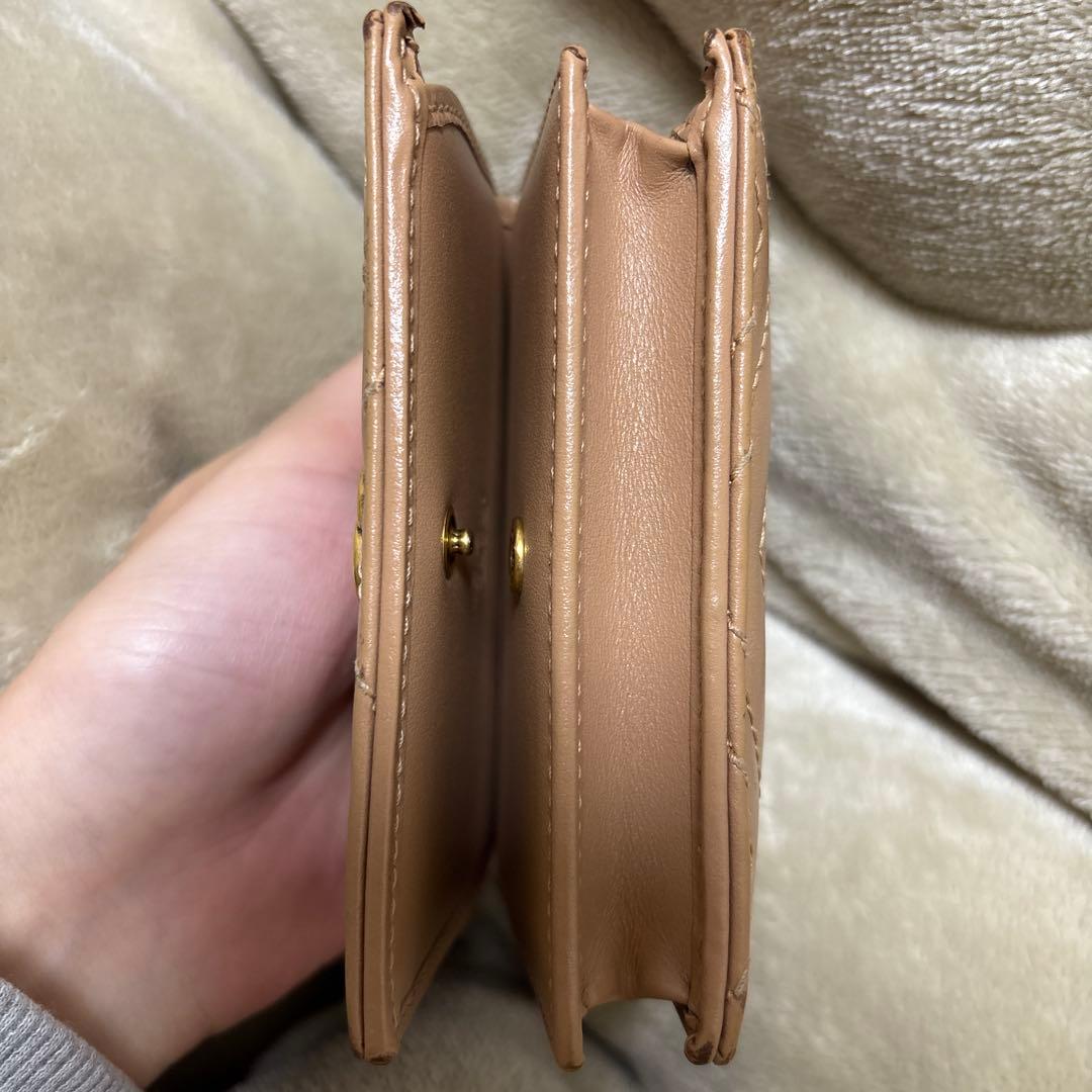 Gucci ベージュ 二つ折り財布
