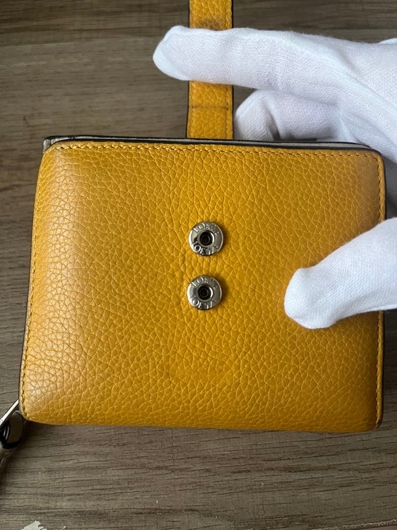 ロエベ三つ折り財布　ミニウォレット