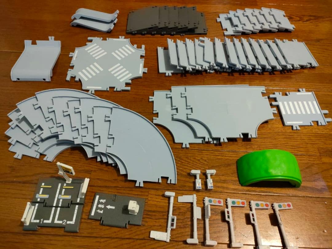 トミカ約190台まとめ売り＋道路セット